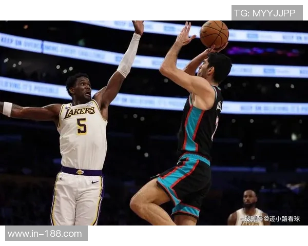 活塞对老詹施暴生日遭劫软艾顿表现令人失望似曾相识的悲剧